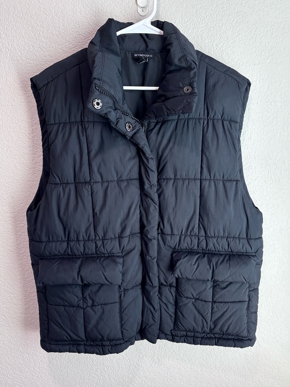 Beyond Yoga Puffer Vest Black Women’s Size Small